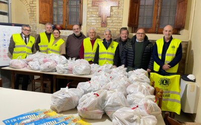 Pacchi spesa per famiglie bisognose – LC Vasto Adriatica Vittoria Colonna, dicembre 2022